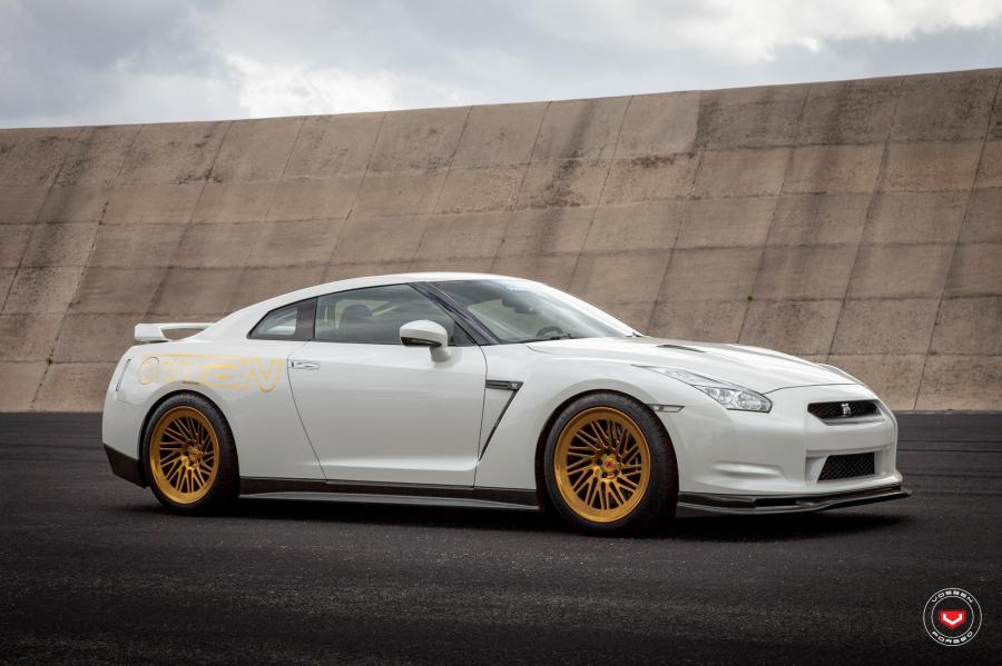  Nissan GT-R on Vossen Wheels (LC-105T) 2017 года  (фото 3 из 5)